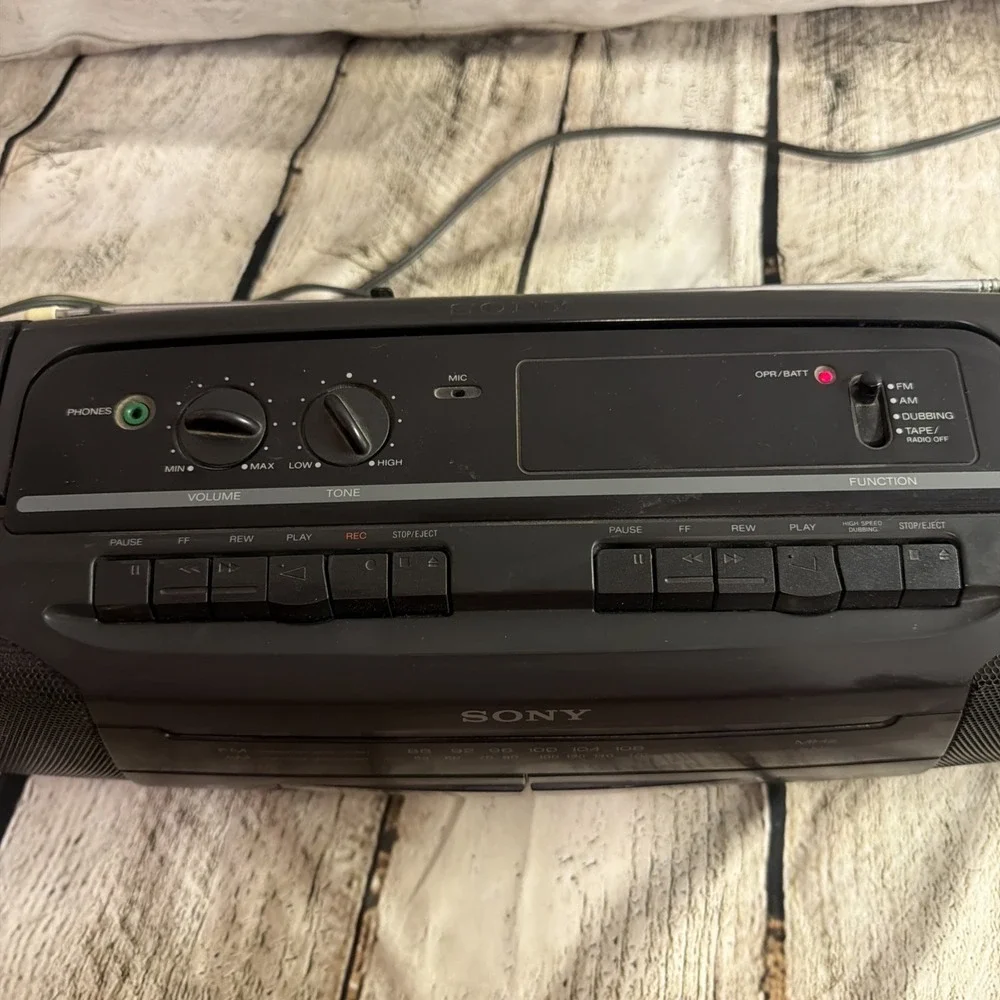 Sony Radio Cassette-Corder CFS-W318 Boom Box Vintage Blaster Working